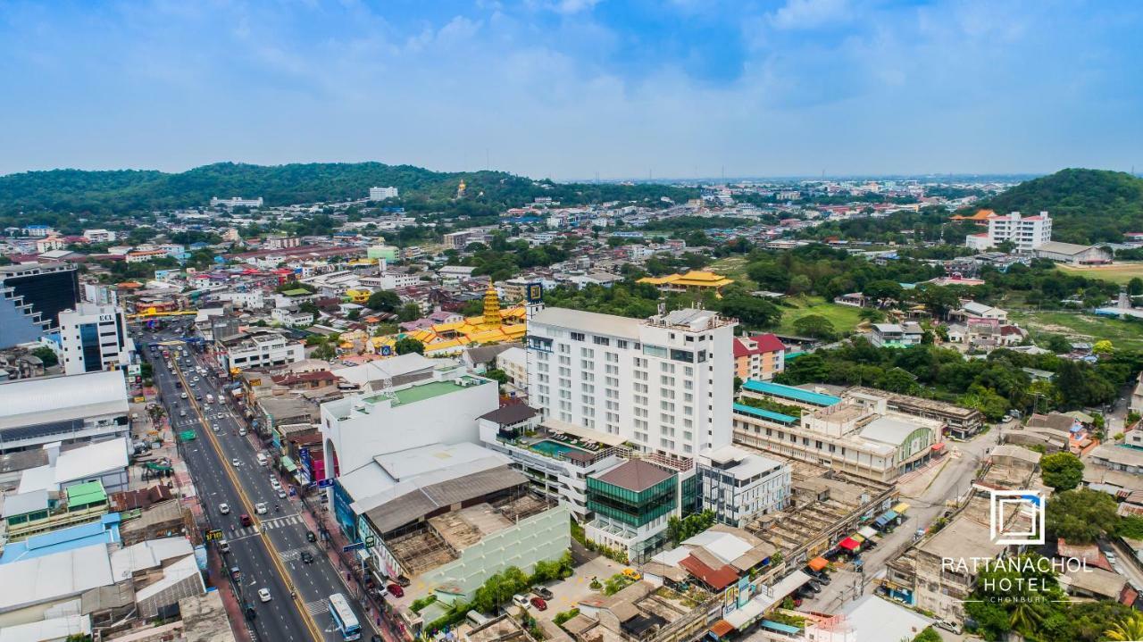 Rattanachol Hotel Chonburi Exterior photo