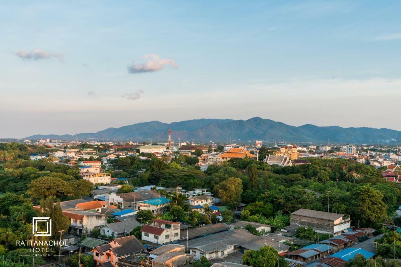 Rattanachol Hotel Chonburi Exterior photo